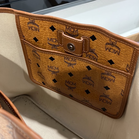 Almost new saks MCM bag in perfect condition - Picture 4 of 5